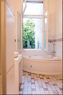 Incredible Ernesto I