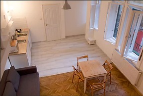 Incredible Ernesto I