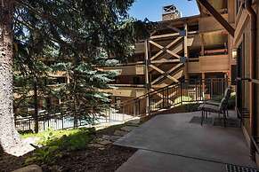 718 S. Mill St. Fasching Haus #4 3 Bedroom Condo by RedAwning