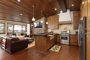 718 S. Mill St. Fasching Haus #4 3 Bedroom Condo by RedAwning