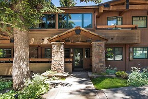 718 S. Mill St. Fasching Haus #4 3 Bedroom Condo by RedAwning