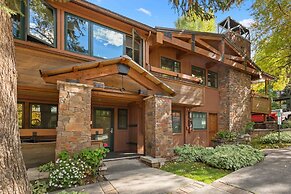 718 S. Mill St. Fasching Haus #4 3 Bedroom Condo by RedAwning