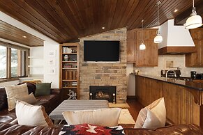 718 S. Mill St. Fasching Haus #4 3 Bedroom Condo by RedAwning