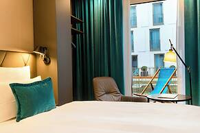 Motel One Köln-Neumarkt