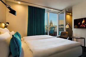 Motel One Köln-Neumarkt