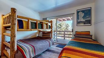 Bridges Townhome 5 Large, Remodeled Mountain View Townhome with Privat