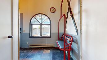 Bridges Townhome 5 Large, Remodeled Mountain View Townhome with Privat