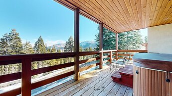 Bridges Townhome 5 Large, Remodeled Mountain View Townhome with Privat