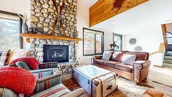 Bridges Townhome 5 Large, Remodeled Mountain View Townhome with Privat