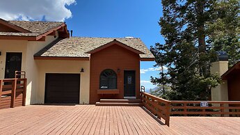 Bridges Townhome 5 Large, Remodeled Mountain View Townhome with Privat