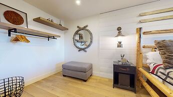 Bridges Townhome 5 Large, Remodeled Mountain View Townhome with Privat