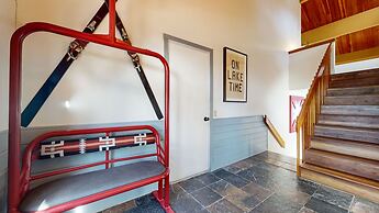 Bridges Townhome 5 Large, Remodeled Mountain View Townhome with Privat