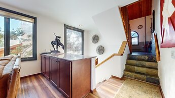 Bridges Townhome 5 Large, Remodeled Mountain View Townhome with Privat