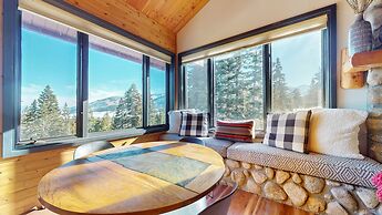 Bridges Townhome 5 Large, Remodeled Mountain View Townhome with Privat