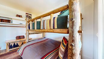 Bridges Townhome 5 Large, Remodeled Mountain View Townhome with Privat