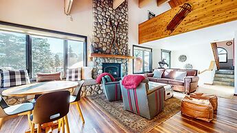 Bridges Townhome 5 Large, Remodeled Mountain View Townhome with Privat