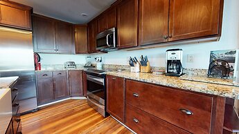 Bridges Townhome 5 Large, Remodeled Mountain View Townhome with Privat