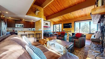 Bridges Townhome 5 Large, Remodeled Mountain View Townhome with Privat