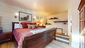 Bridges Townhome 5 Large, Remodeled Mountain View Townhome with Privat