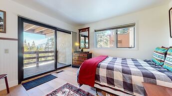 Bridges Townhome 5 Large, Remodeled Mountain View Townhome with Privat