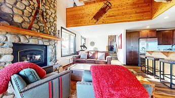 Bridges Townhome 5 Large, Remodeled Mountain View Townhome with Privat