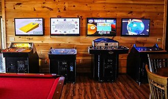 Gatlinburg Mansion 14 Bedroom Cabin by RedAwning