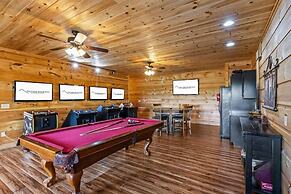 Gatlinburg Mansion 14 Bedroom Cabin by RedAwning