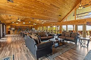 Gatlinburg Mansion 14 Bedroom Cabin by RedAwning