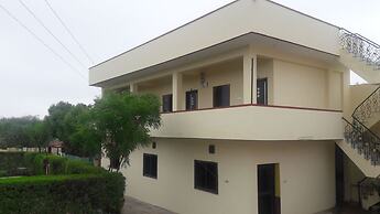 Royal Zayka Hotel & Restaurant