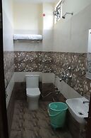 Royal Zayka Hotel & Restaurant