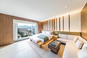 Joyze Hotel Xiamen, Curio Collection by Hilton