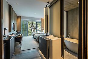 Joyze Hotel Xiamen, Curio Collection by Hilton