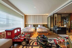 Joyze Hotel Xiamen, Curio Collection by Hilton