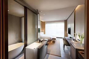 Joyze Hotel Xiamen, Curio Collection by Hilton