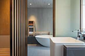 Joyze Hotel Xiamen, Curio Collection by Hilton