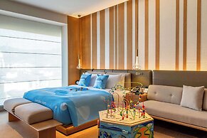 Joyze Hotel Xiamen, Curio Collection by Hilton