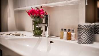 Lear Sense - Experience Luxury Hotel