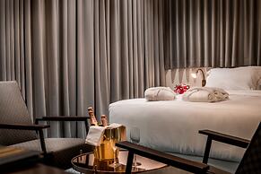 Lear Sense - Experience Luxury Hotel