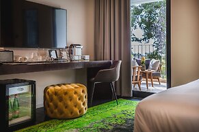 Lear Sense - Experience Luxury Hotel