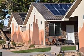 Zion's Camp and Cottages