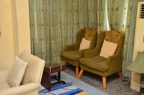 Yanna Lodge