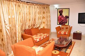 Yanna Lodge
