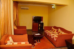 Yanna Lodge
