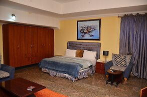 Yanna Lodge
