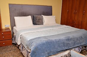 Yanna Lodge