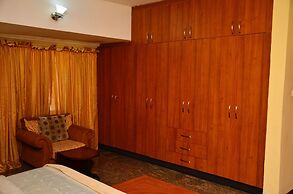 Yanna Lodge