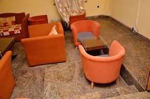Yanna Lodge
