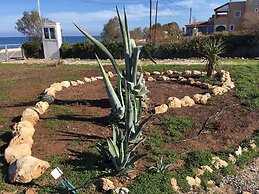 Anissaras Beach Apartments