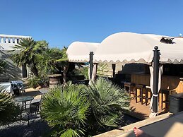 Anissaras Beach Apartments