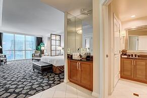 StripViewSuites at Signature